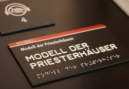 Schild zum Modell